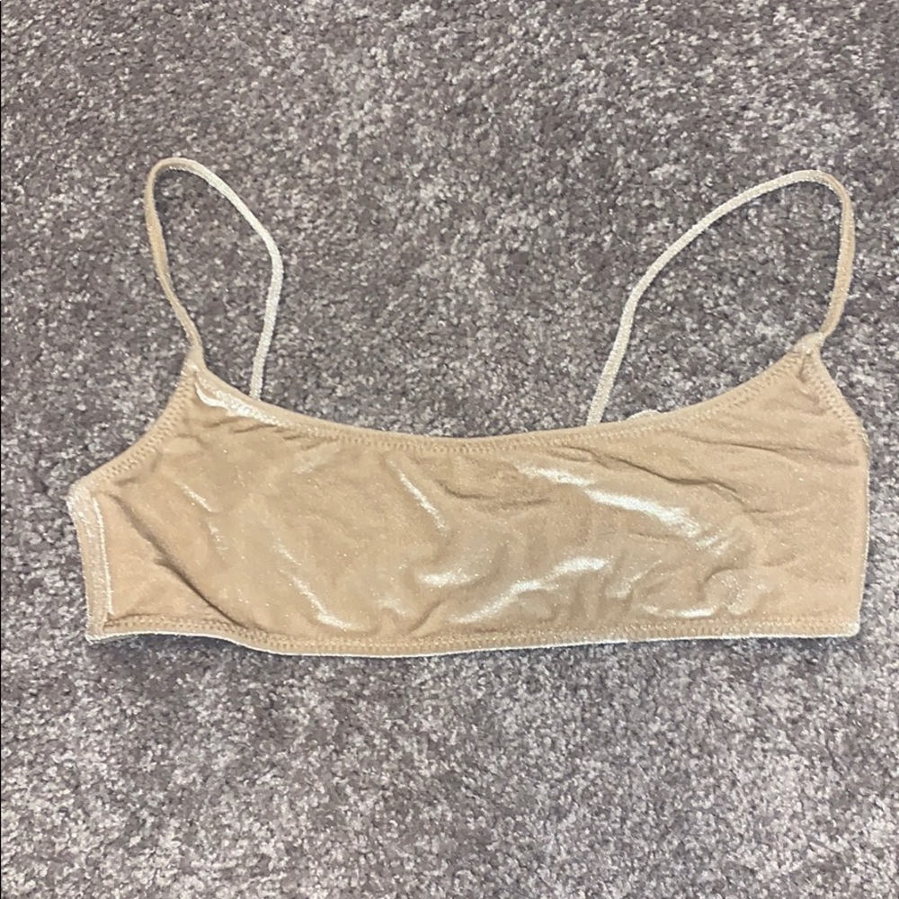 Triangle beige velvet top